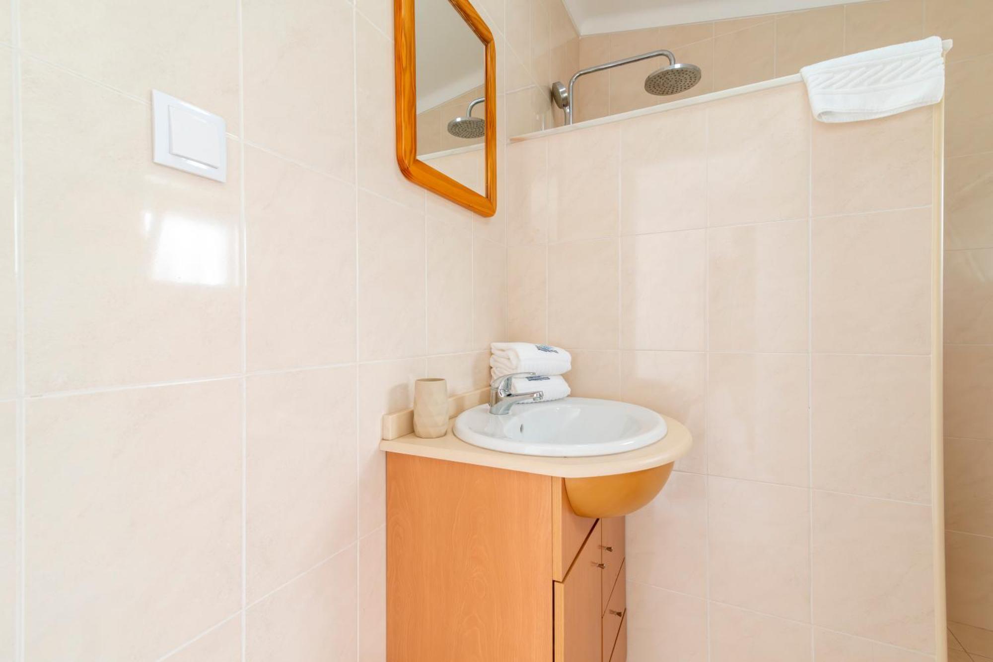 Casa Garde - 5 Mins City Center - Private Balcony - Wi-Fi تافيرا المظهر الخارجي الصورة